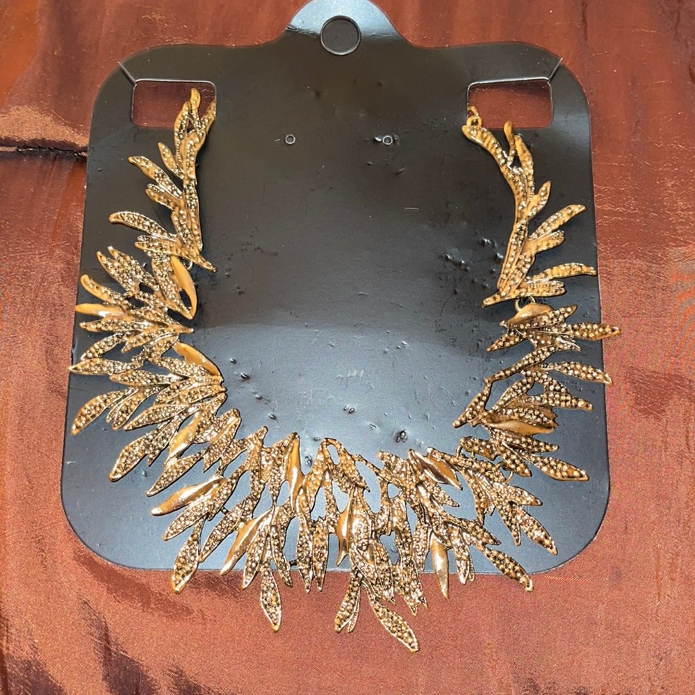 Necklace, New, gold tone Fashion Necklace,Statement Pc., Costume, Etc.